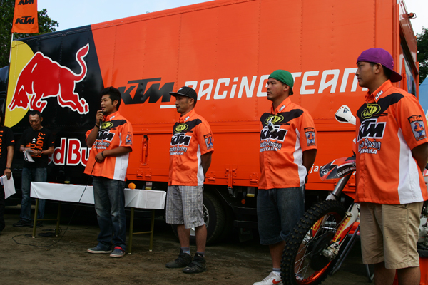 全日本MXで活躍中のうず潮レーシング福山の選手も参加！　北居良樹選手も池田孝宏選手と共にデモランで楽しませてくれました。