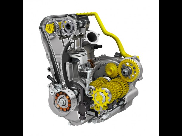 RM-Z450_Engine_Transparent