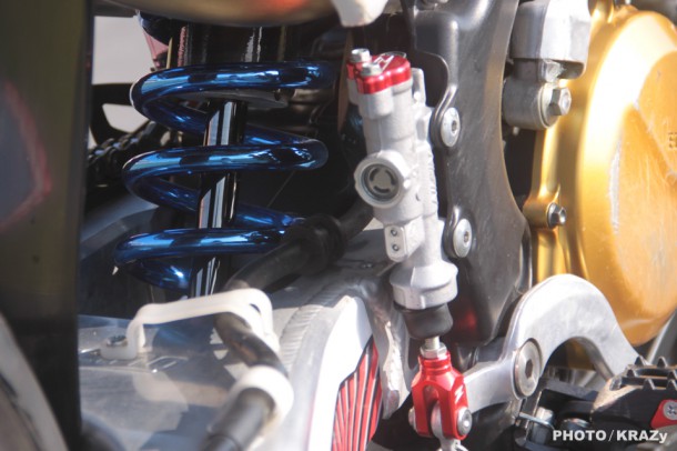01CRF450_06