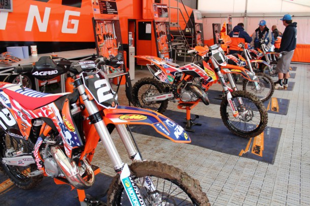92090_KTM_Factory_Race_Service_1024