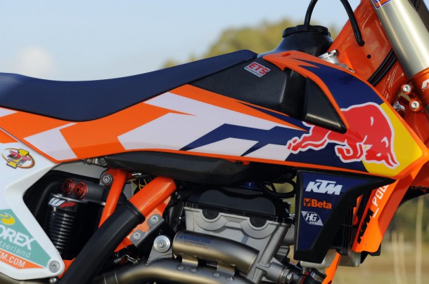 102909_18_008_KTM15_bike_details_1024