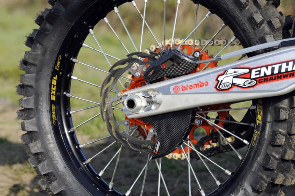 102910_18_009_KTM15_bike_details_1024