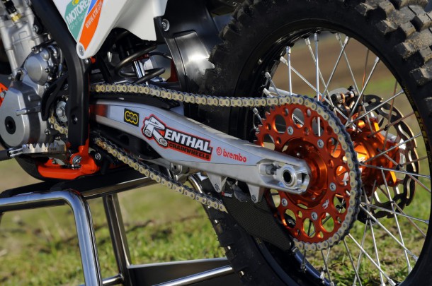 102917_18_018_KTM15_bike_details_1024