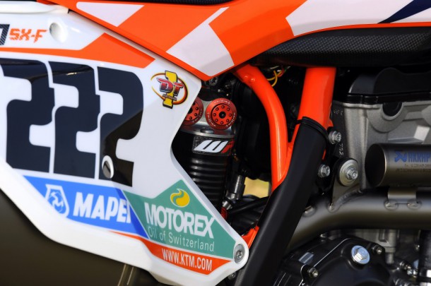 102918_18_024_KTM15_bike_details_1024
