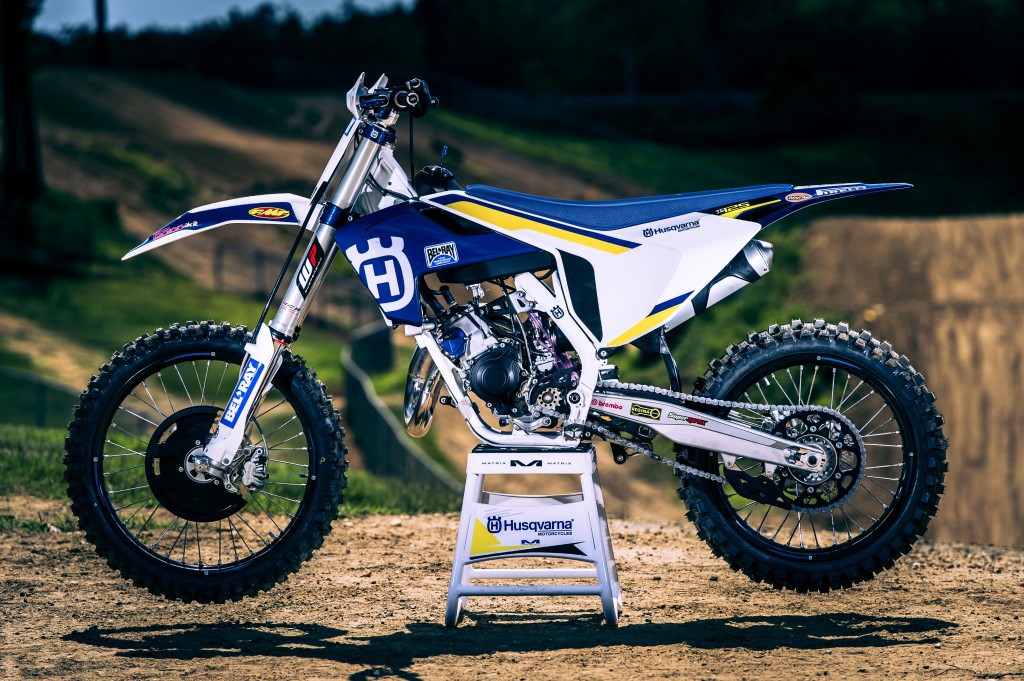 114005_Accessorized_Bike_MX16_mc_9_1024