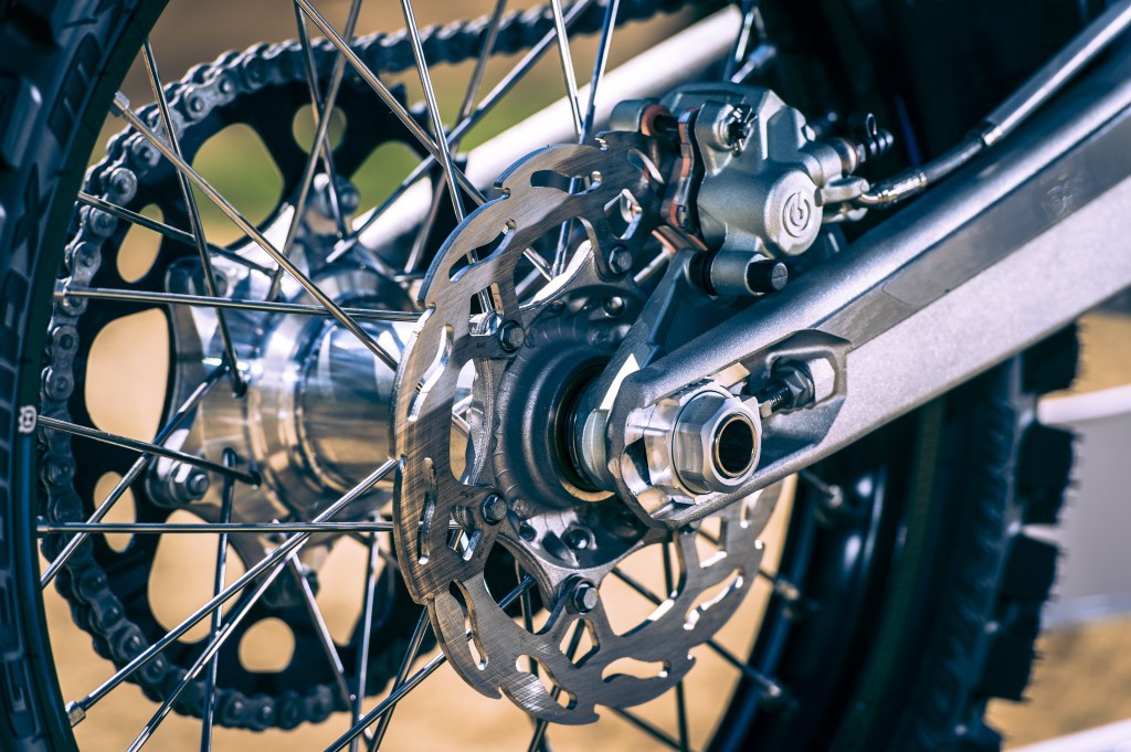 114015_Accessorized_Bike_MX16_mc_19_1024