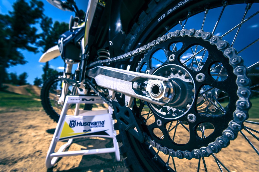 114058_MX16_Bikedetails_mc_14_1024