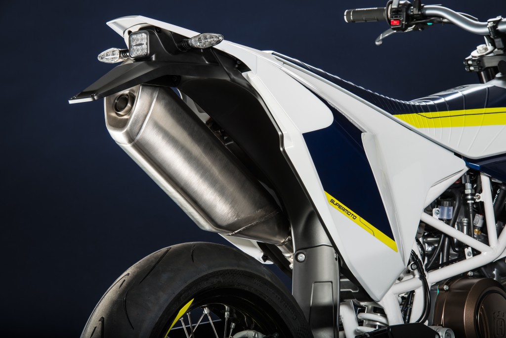 100023_Husqvarna_701_Supermoto_detail_rear_1024