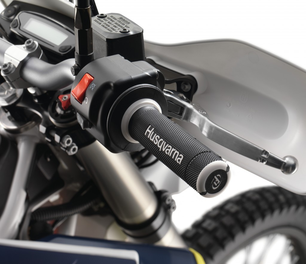 117485_14126_701_Enduro_Throttle_Grip_701_Enduro_Throttle_Grip_1024
