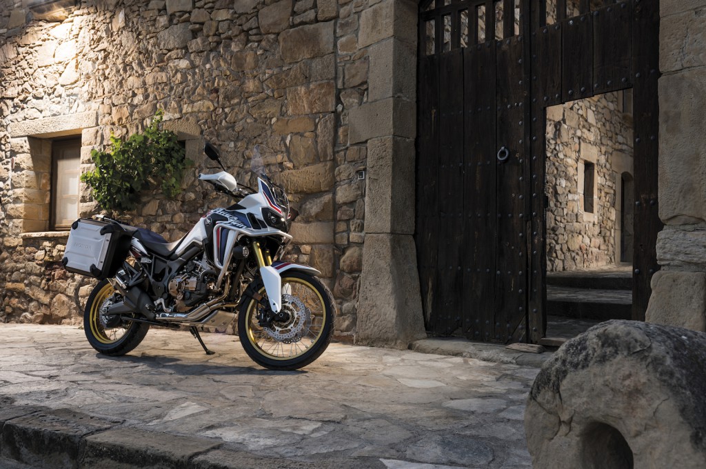 2151016-crf1000l_020H