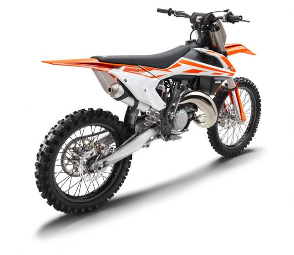 141616_KTM 125 SX right rear MY2017studio