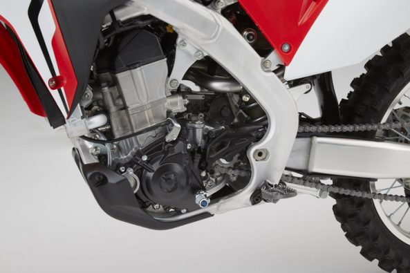 17_Honda_CRF450R_engine_left
