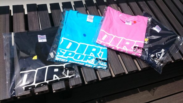 Tシャツ