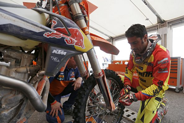 ivan-cervantes-ktm-350-exc-f-paddock-isde-2016